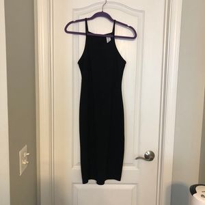 Fitted LBD with small key hole detail on back